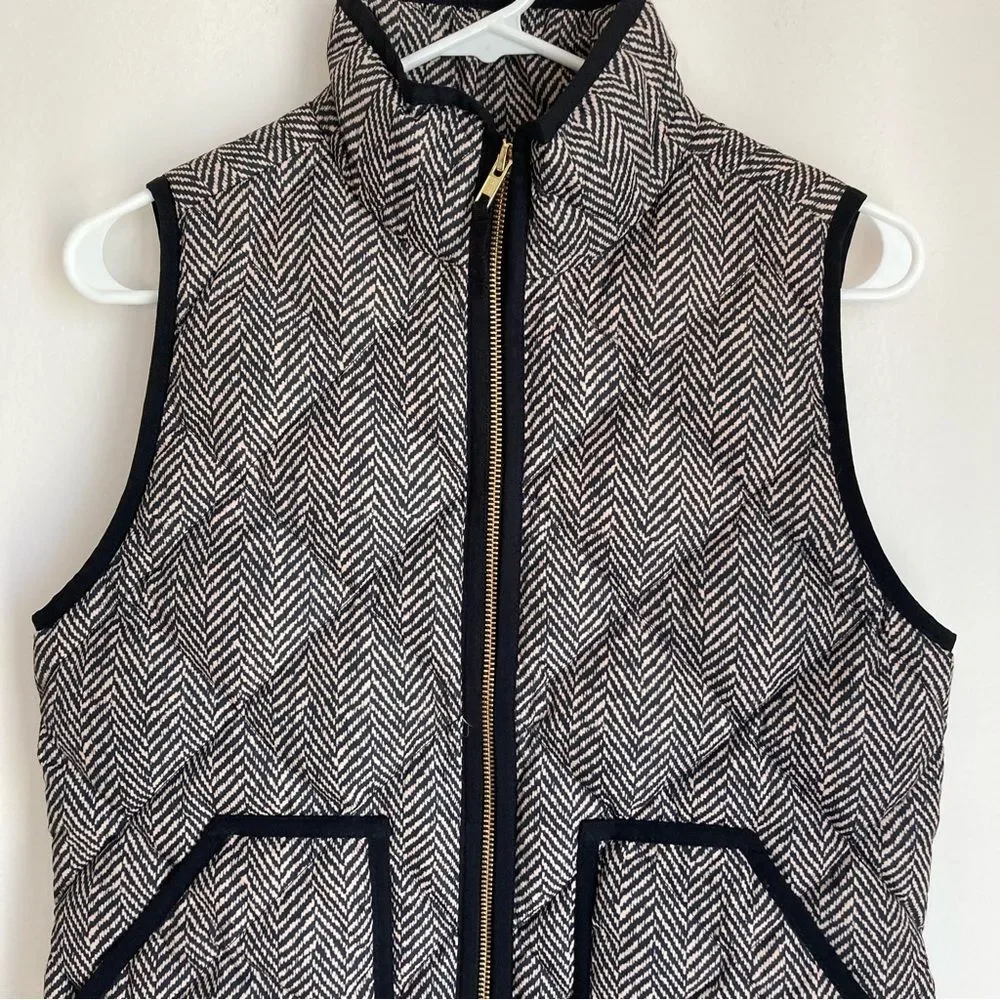 J. Crew Women’s down quilted puffer vest size XS. EUC!